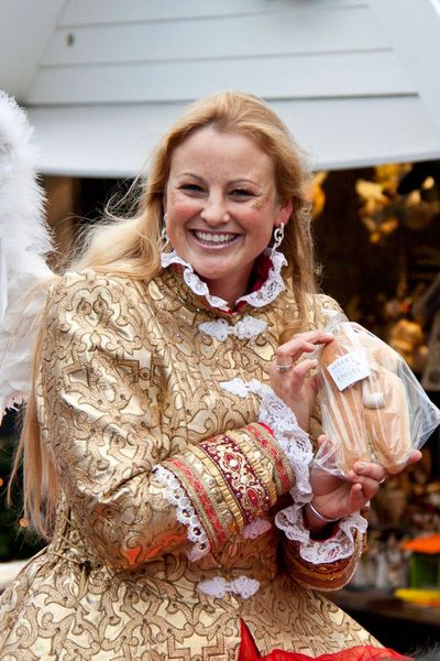 Goldener Engel auf dem Kölner Weihnachtsmarkt 'Markt der Engel' ©CityProjekt Veranstaltungs GmbH